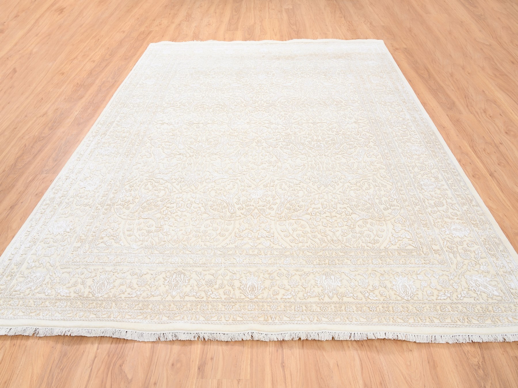 Traditional Rugs LUV560205